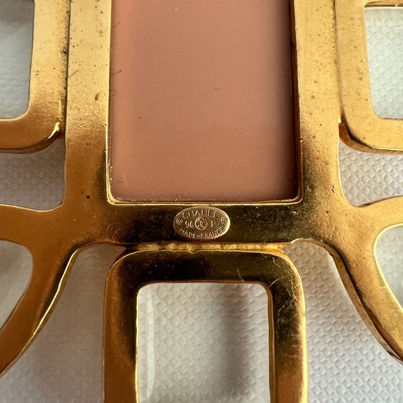 RARE Chanel Vintage Stylized Flower Brooch, Spring 1996 - Picture 3 of 6